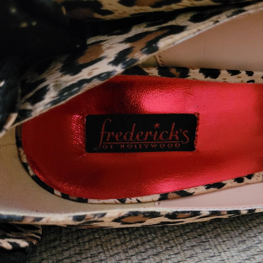 FREDERICK'S OF HOLLYWOOD LEOPARD PRINT LACE DETAIL PUMP - Picture 11 of 12